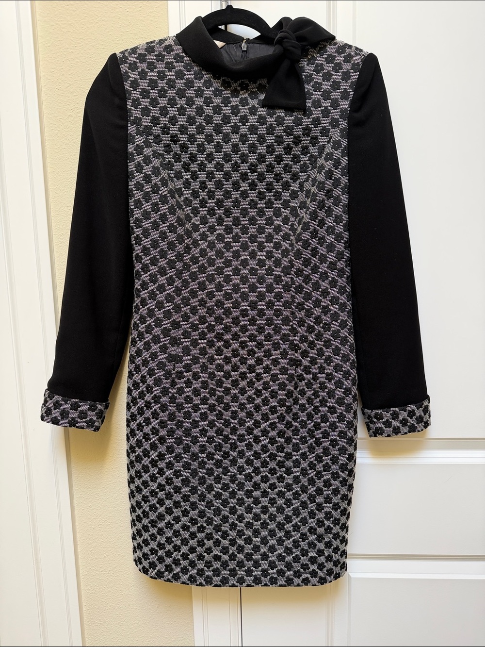 Black and Gray Patterned Long-Sleeve Women's Dress